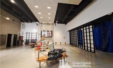 ALQUILER LOCAL EN ALBROOK MALL DE 123M2 Y 140 MLD