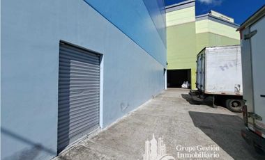 ALQUILER LOCAL EN ALBROOK MALL DE 123M2 Y 140 MLD