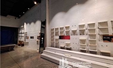 ALQUILER LOCAL EN ALBROOK MALL DE 123M2 Y 140 MLD