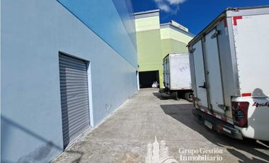 ALQUILER LOCAL EN ALBROOK MALL DE 123M2 Y 140 MLD