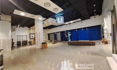 ALQUILER LOCAL EN ALBROOK MALL DE 123M2 Y 140 MLD