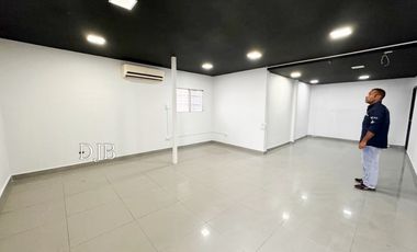 GALERA SOBRE LA CARRETERA PANAMERICANA EN LA 24 DE DICIEMBRE