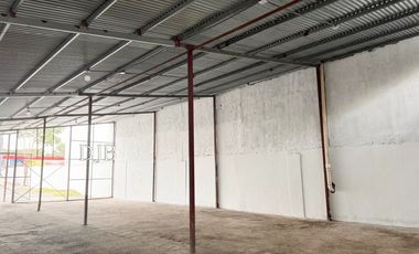 GALERA SOBRE LA CARRETERA PANAMERICANA EN LA 24 DE DICIEMBRE