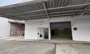 GALERA SOBRE LA CARRETERA PANAMERICANA EN LA 24 DE DICIEMBRE