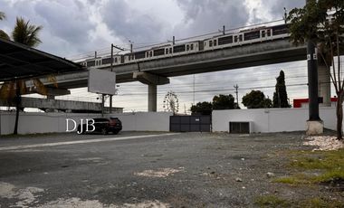 GALERA SOBRE LA CARRETERA PANAMERICANA EN LA 24 DE DICIEMBRE