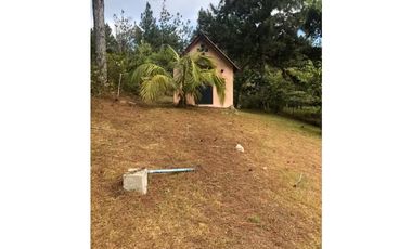 En venta casa en Altos de Cerro Azul