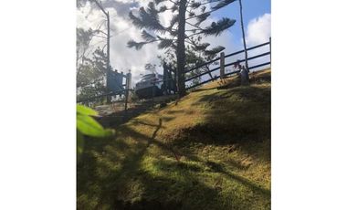 En venta casa en Altos de Cerro Azul