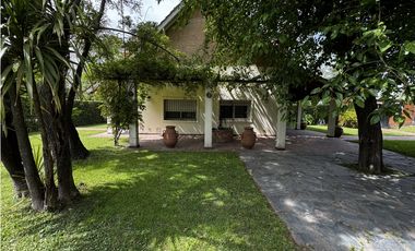 Excelente casa en venta en el centro de Domselaar - San Vicente