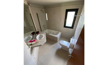 VENTA CASA EN BARRIO CERRADO LA CONCEPCION