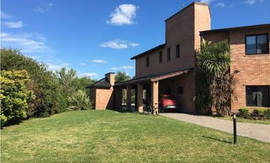 VENTA CASA EN BARRIO CERRADO LA CONCEPCION