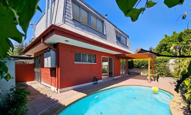 Casa en arriendo en LA REINA