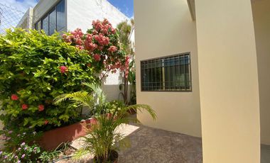 En Venta, Casa de 4 recámaras, 2 en P.B., Fracc. del Norte en Mérida, Yucatán