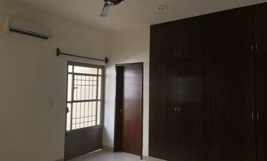 En Venta, Casa de 4 recámaras, 2 en P.B., Fracc. del Norte en Mérida, Yucatán