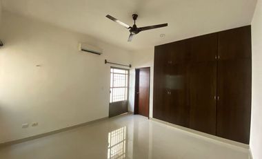 En Venta, Casa de 4 recámaras, 2 en P.B., Fracc. del Norte en Mérida, Yucatán