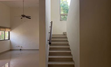 En Venta, Casa de 4 recámaras, 2 en P.B., Fracc. del Norte en Mérida, Yucatán