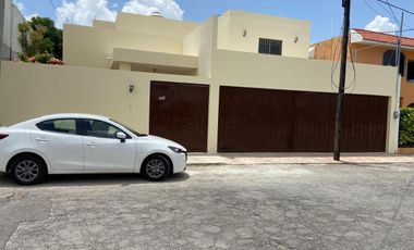 En Venta, Casa de 4 recámaras, 2 en P.B., Fracc. del Norte en Mérida, Yucatán