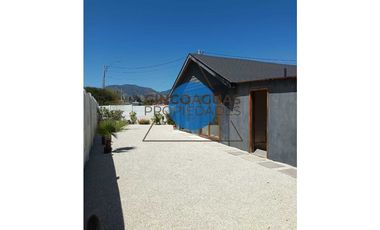 Moderna y luminosa casa en Catapilco