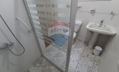 SE ARRIENDA CASA/OFICINA EN AVDA SANTA ISABEL