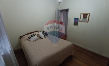 SE ARRIENDA CASA/OFICINA EN AVDA SANTA ISABEL