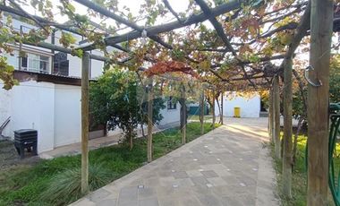 SE ARRIENDA CASA/OFICINA EN AVDA SANTA ISABEL