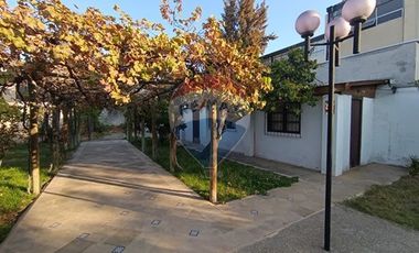 SE ARRIENDA CASA/OFICINA EN AVDA SANTA ISABEL