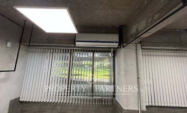 Muy interesante oficina cercana a Av. Vitacura con Av. Manquehue Norte.