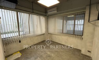 Muy interesante oficina cercana a Av. Vitacura con Av. Manquehue Norte.