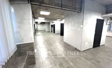 Muy interesante oficina cercana a Av. Vitacura con Av. Manquehue Norte.