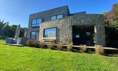 ARRIENDO POR DIA  en exclusivo Condominio