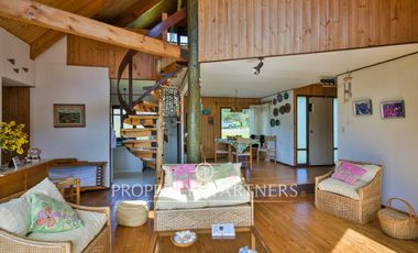 Exclusiva Parcela Frente al Mar con Playa Privada y Bahía Cristalina en Bahía Azul de Los Vilos.