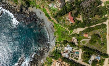 Exclusiva Parcela Frente al Mar con Playa Privada y Bahía Cristalina en Bahía Azul de Los Vilos.