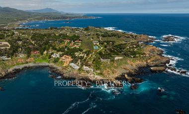 Exclusiva Parcela Frente al Mar con Playa Privada y Bahía Cristalina en Bahía Azul de Los Vilos.
