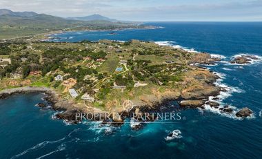 Exclusiva Parcela Frente al Mar con Playa Privada y Bahía Cristalina en Bahía Azul de Los Vilos.