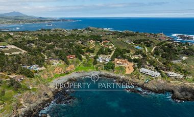 Exclusiva Parcela Frente al Mar con Playa Privada y Bahía Cristalina en Bahía Azul de Los Vilos.