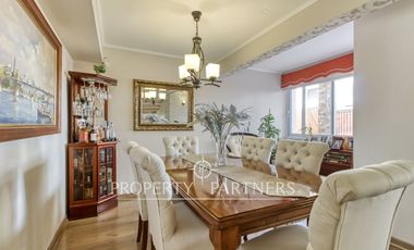 Venta de casa en Parque Inglés con amplia terraza y vista al mar