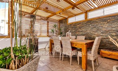 Venta de casa en Parque Inglés con amplia terraza y vista al mar