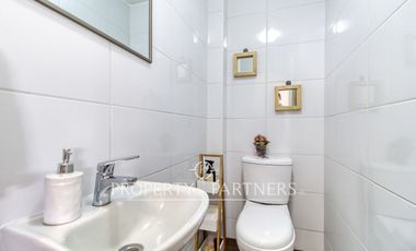 Venta de casa en Parque Inglés con amplia terraza y vista al mar