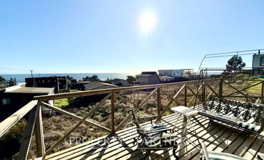 Pichilemu, Casa con vista al mar en Playa Hermosa