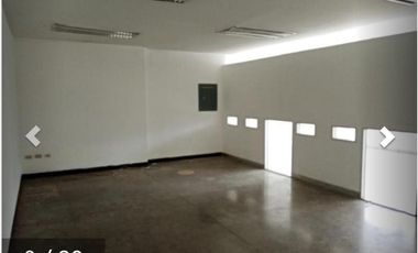 BODEGA EN RENTA EN PEQUEÑA ZONA INDUSTRIAL, SOBRE AV. JUÁREZ EN TORREÓN, COAHUILA