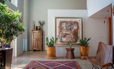 CASA EN VENTA EN FRACCIONAMIENTO LOS JALES EN ZAPOPAN CON ALBERCA Y MUY AMPLIA