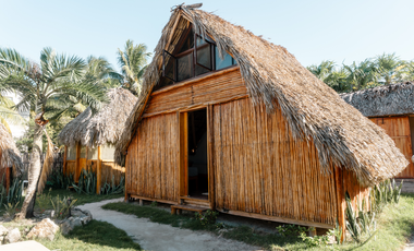 VILLAS EXCLUSIVAS EN EL CUYO A UNOS PASOS DEL MAR.RODEADAS DE NATURALEZA