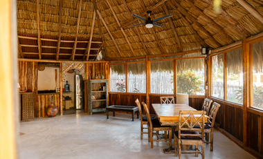 VILLAS EXCLUSIVAS EN EL CUYO A UNOS PASOS DEL MAR.RODEADAS DE NATURALEZA