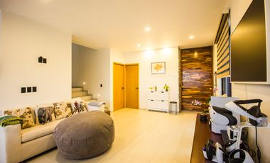 Se renta casa en solares