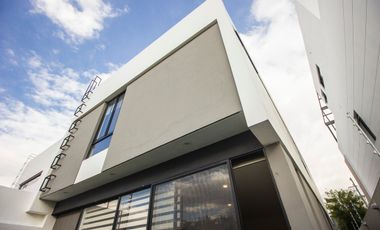 Se renta casa en solares