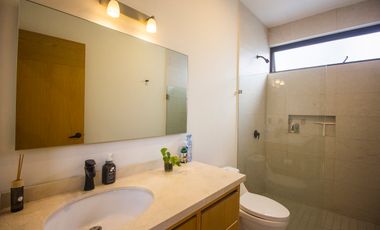 Se renta casa en solares