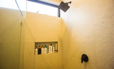 Se renta casa en solares