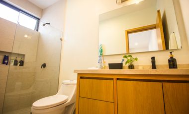 Se renta casa en solares