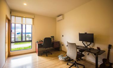 Se renta casa en solares