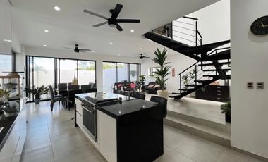 CASA VENTA CONKAL MERIDA YUCATAN 3 REC PISCINA