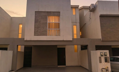CASA DE 3 NIVELES EN VENTA EN DOMINIO CUMBRES - GARCIA, NL